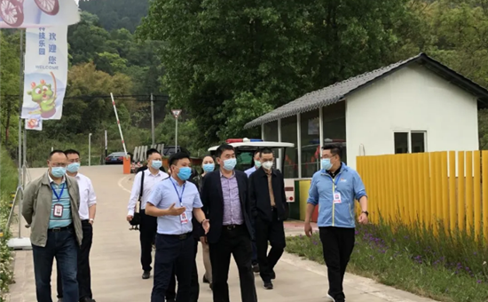 四川尊龙凯时最新平台集团党委委员、副总经理沈钧一行到金龙长城景区调研 1周前