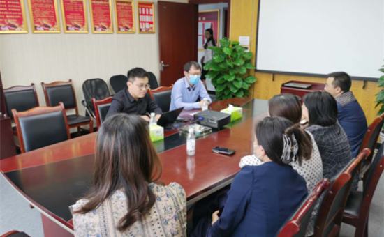 尊龙凯时最新平台置业公司召开项目推进工作法律咨询会